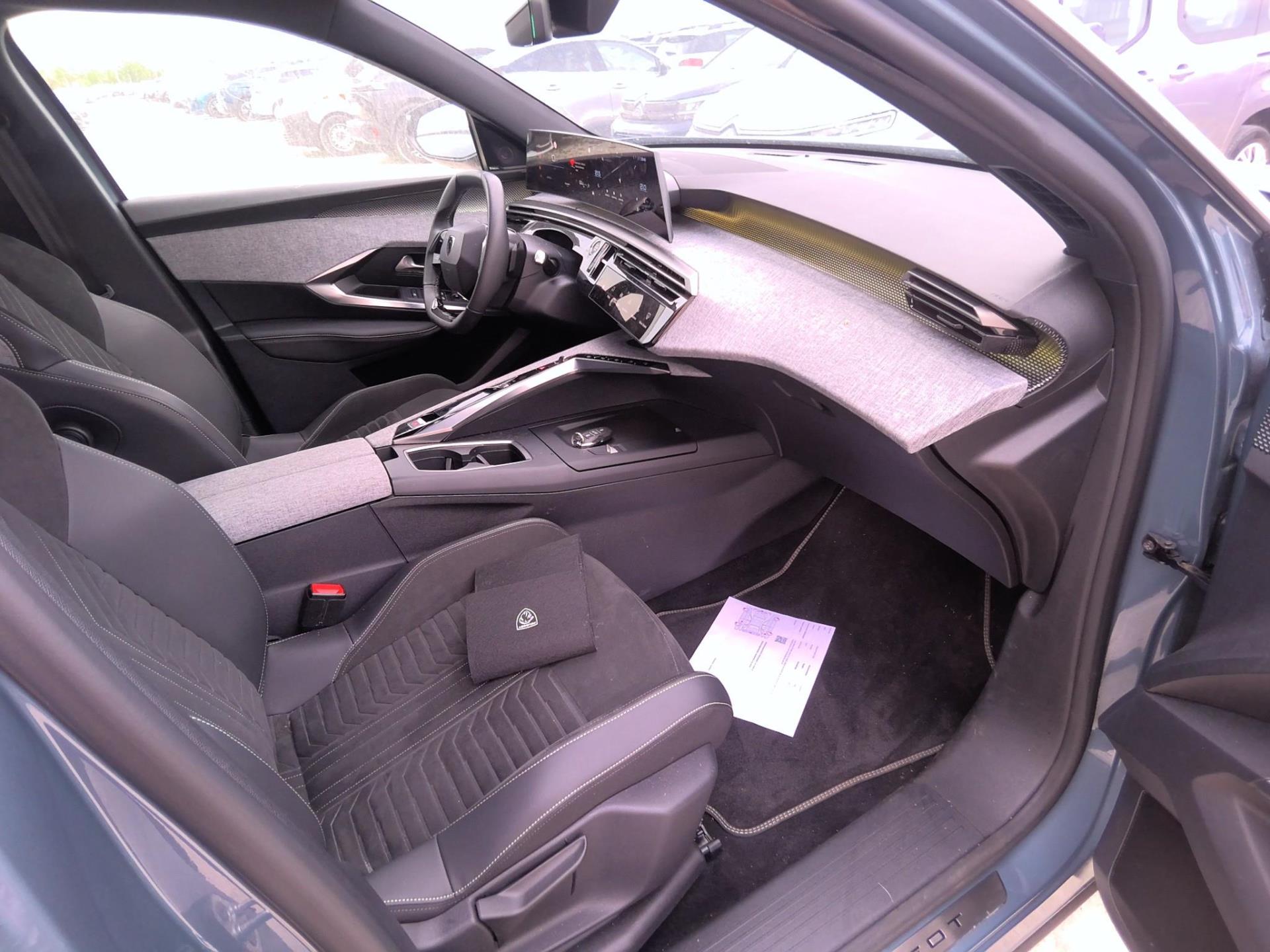 Peugeot 3008 Hybrid 136 e-DCS6 GT 2024