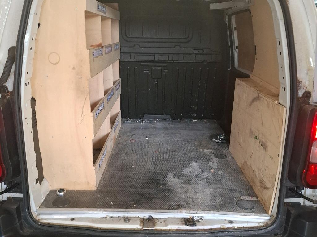 Peugeot PARTNER FOURGON STANDARD 650 KG BLUEHDI 130 S&S EAT8 ASPHALT 2021
