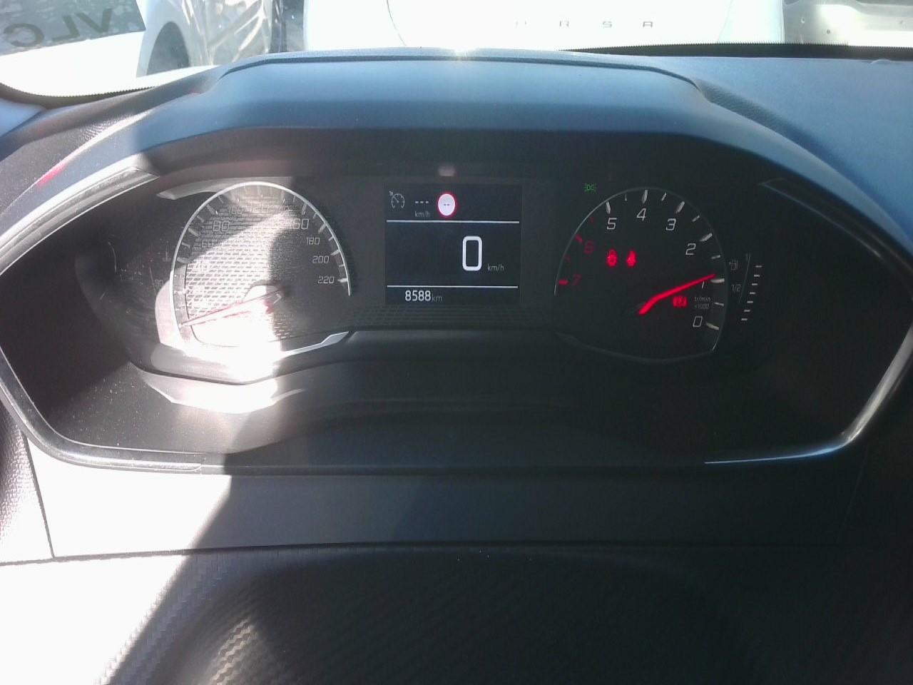 Foto Peugeot 208 5