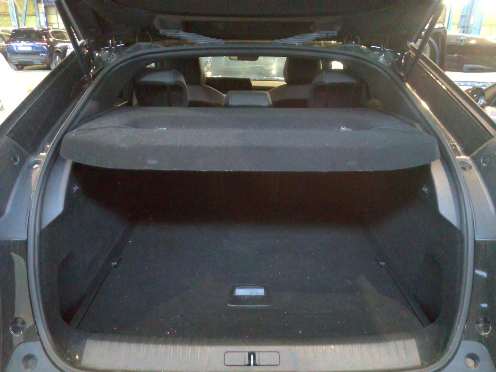 Peugeot 3008 Hybrid 136 e-DCS6 Allure 2025