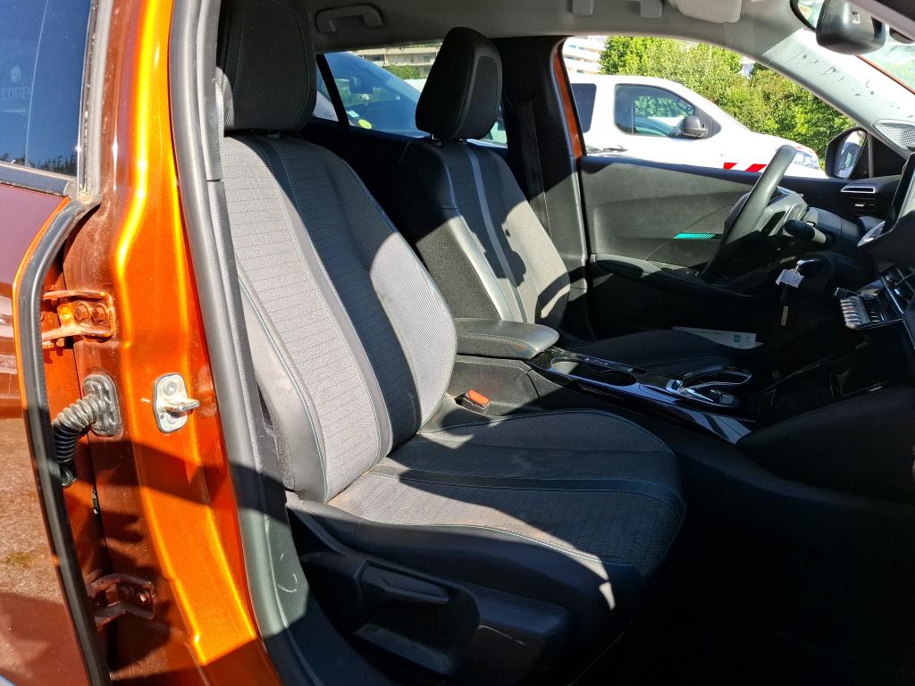 Peugeot 2008 BlueHDi 130 S&S EAT8 Allure 2021