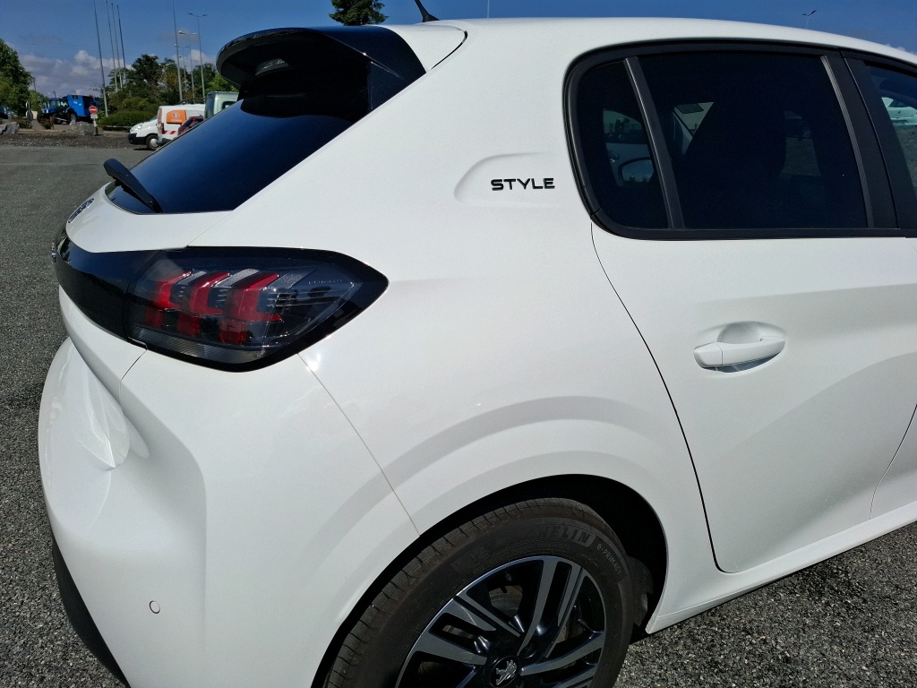 Peugeot 208 PureTech 100 S&S BVM6 Style 2023