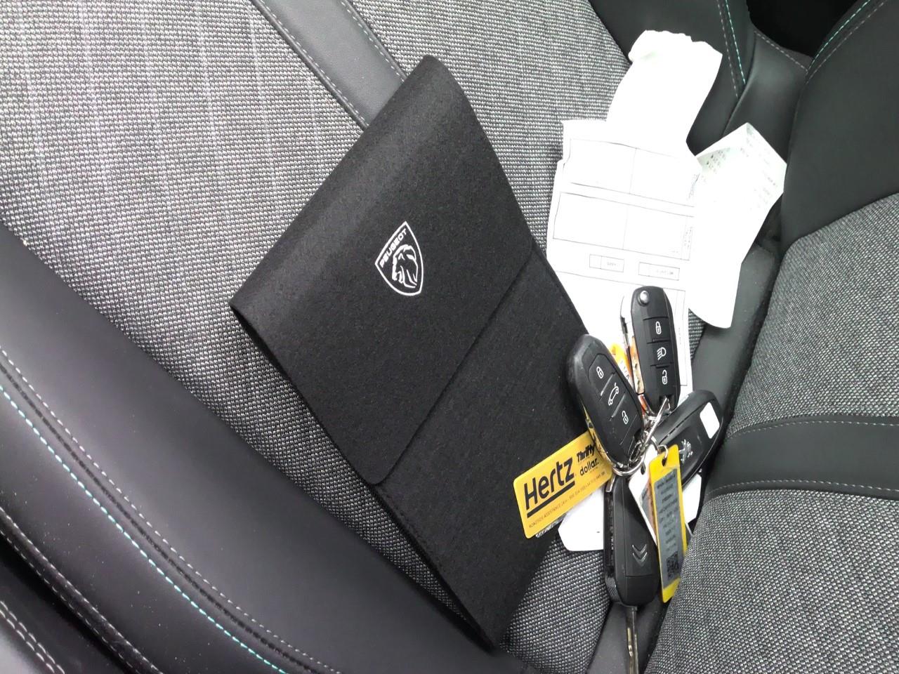 Foto Peugeot 408 11