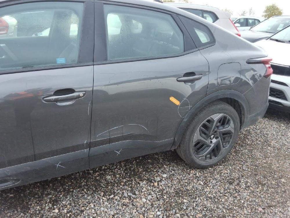 Foto Citroën C4 X 6