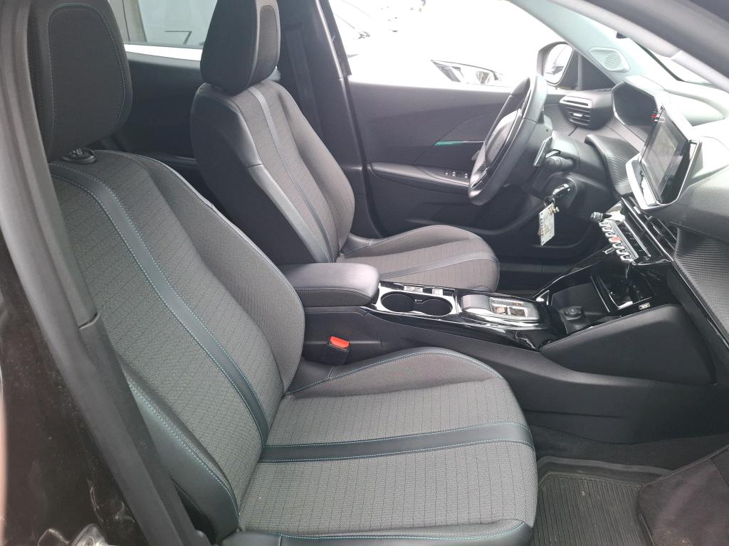 Peugeot 2008 BlueHDi 130 S&S EAT8 Allure 2022