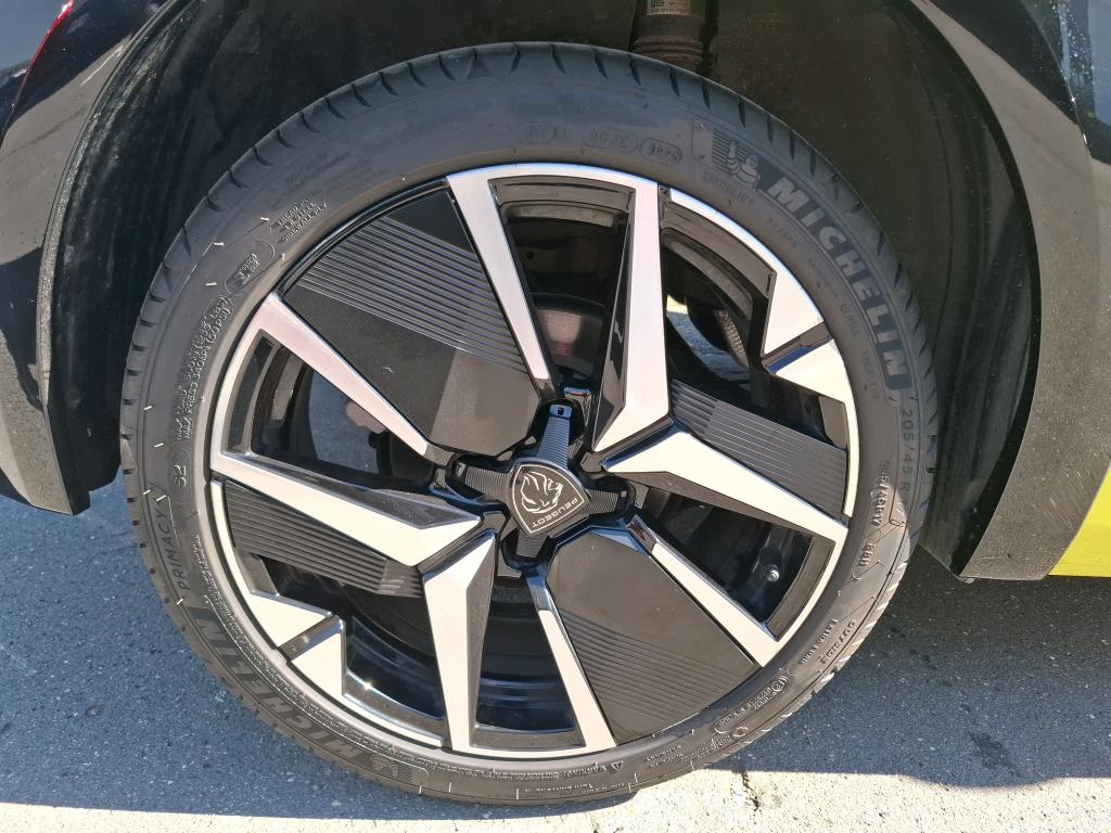 Peugeot 208 Hybrid 136 e-DCS6 GT 2025