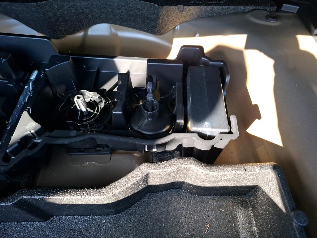 Peugeot 2008 Hybrid 136 e-DCS6 Allure 2024