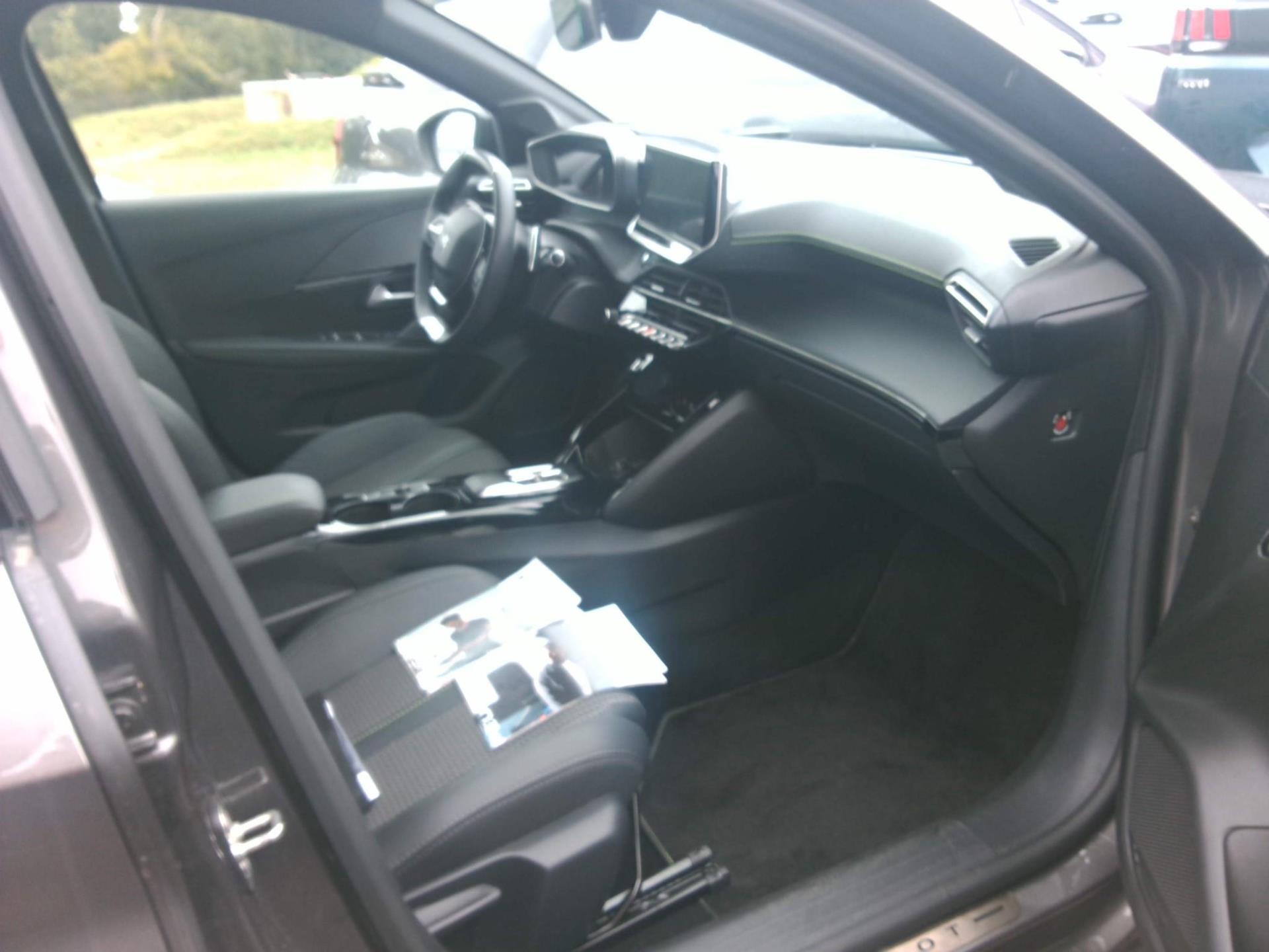 Peugeot 208 PureTech 130 S&S EAT8 GT 2022