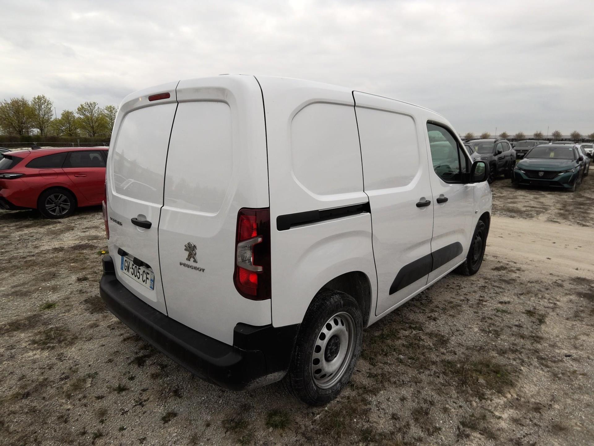 Peugeot PARTNER FOURGON M 1000 KG BLUEHDI 130 S&S EAT8 2024