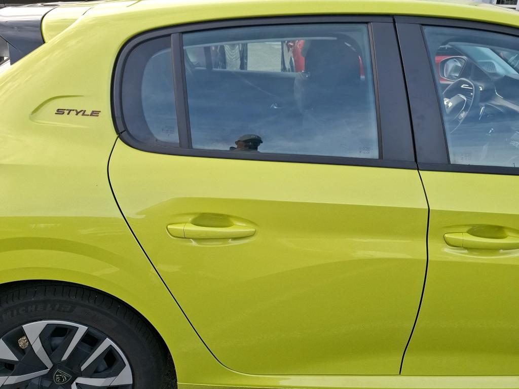 Peugeot 208 Hybrid 110 ch e-DCS6 Style 2025
