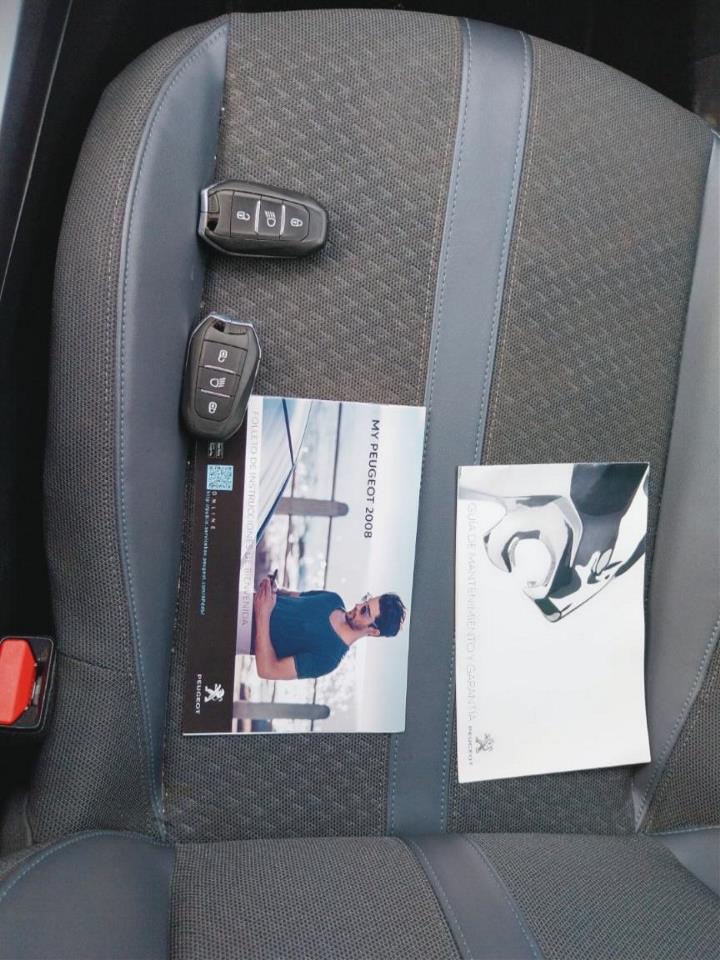 Foto Peugeot 2008 9