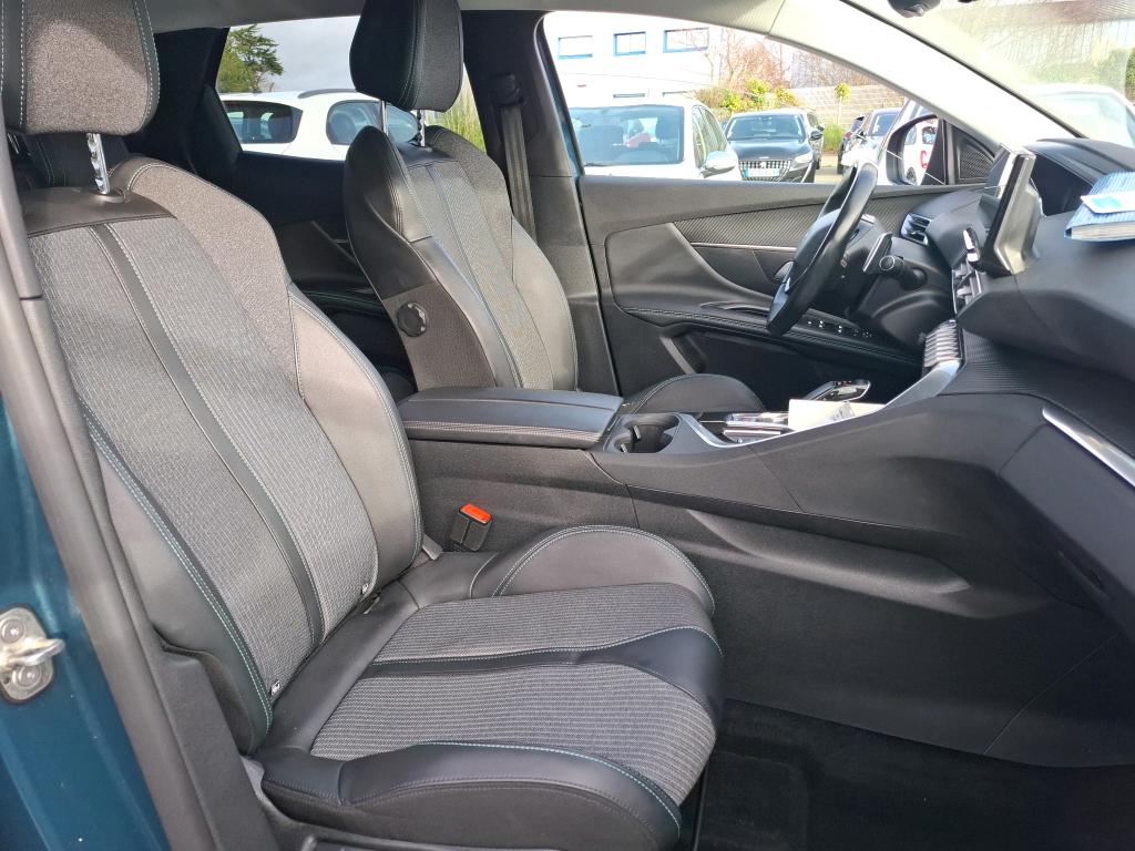 Peugeot 3008 Hybrid 225 e-EAT8 Allure 2022