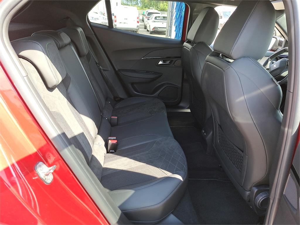 Peugeot 2008 BlueHDi 130 S&S EAT8 GT Pack 2021