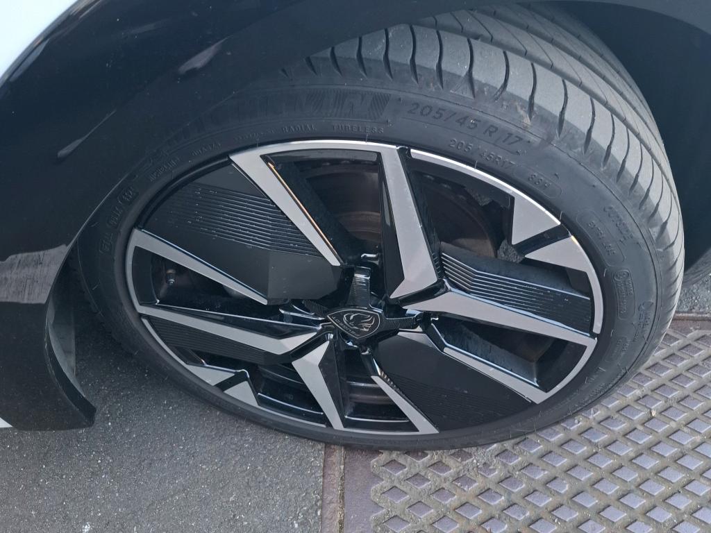 Peugeot 208 Hybrid 136 e-DCS6 GT 2025