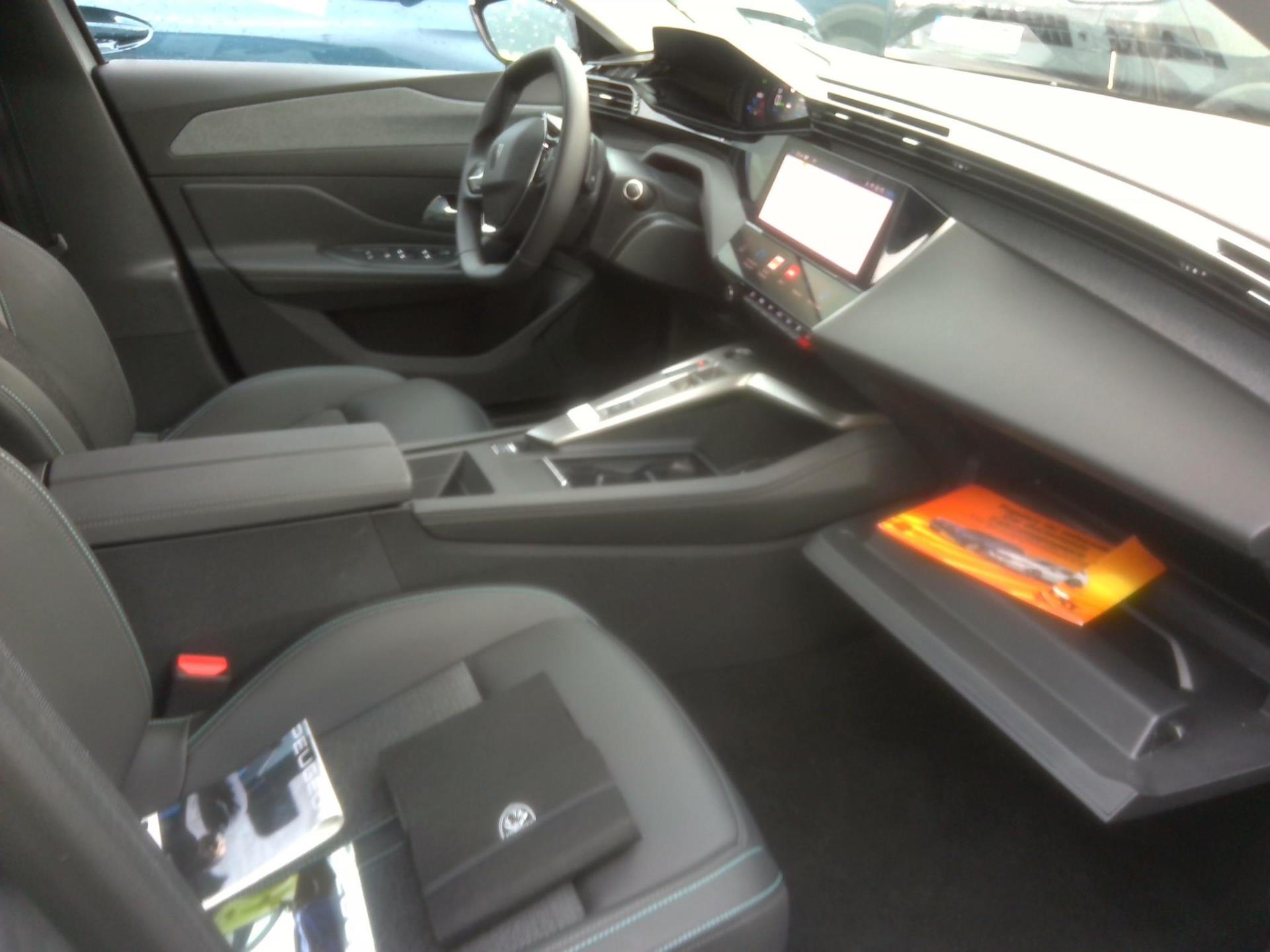 Peugeot 308 SW PHEV 180 e-EAT8 Allure 2024