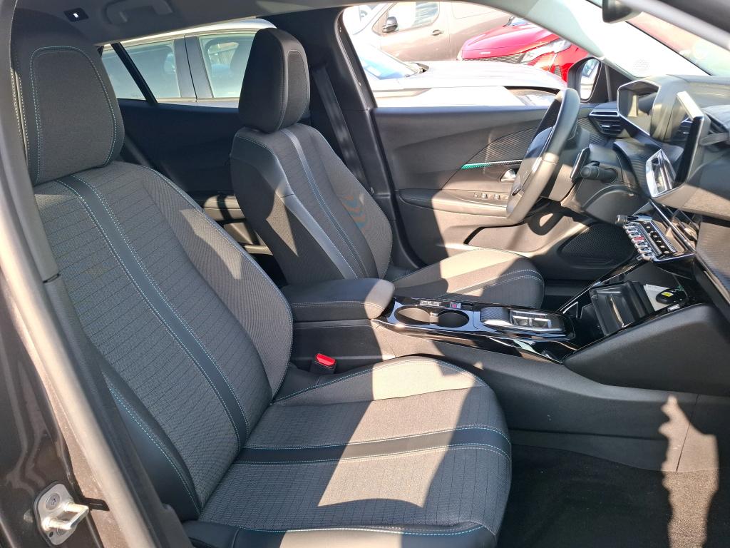 Peugeot 2008 BlueHDi 130 S&S EAT8 Allure Pack 2022