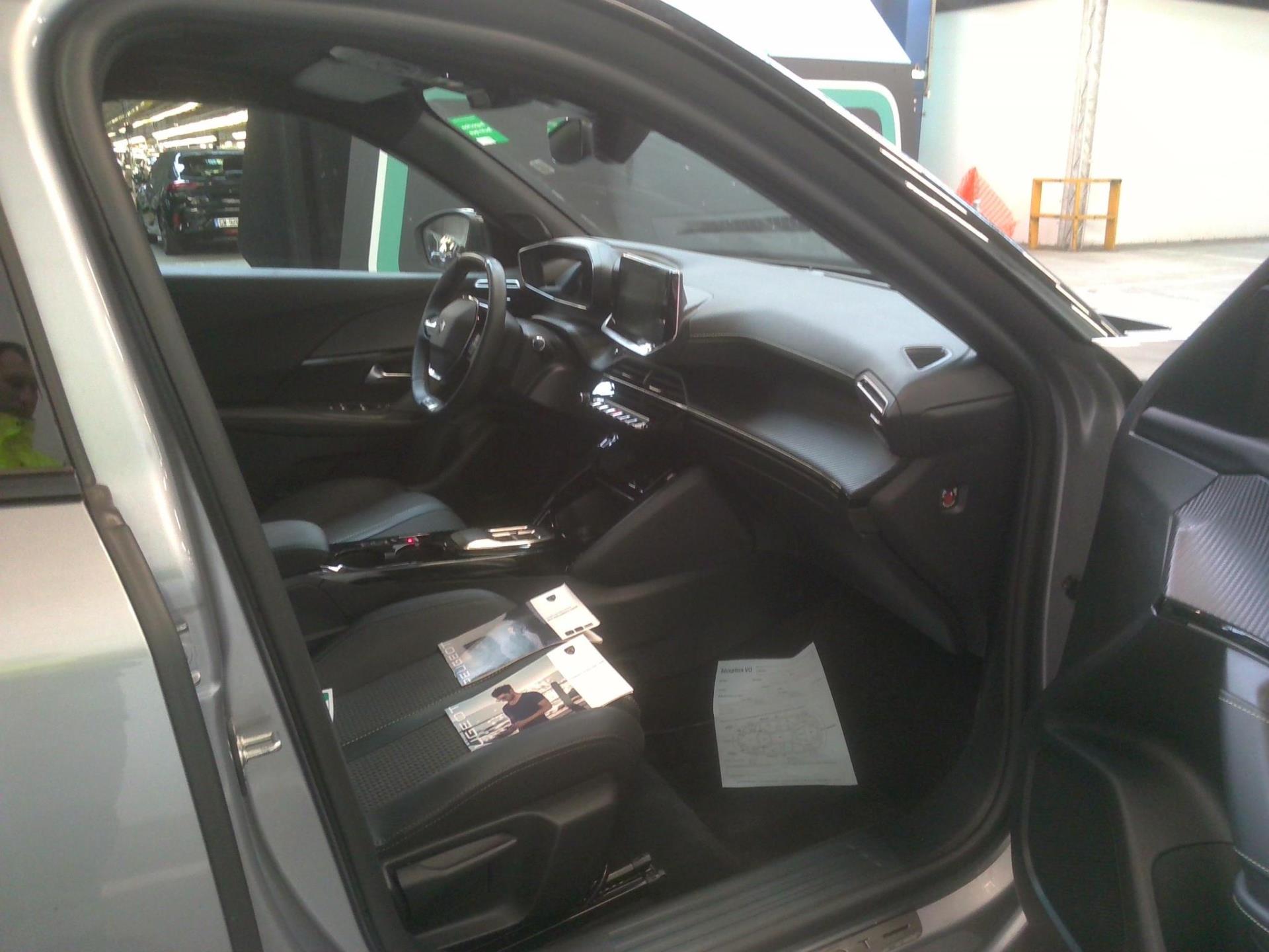 Peugeot 2008 Electrique 136 ch GT 2023
