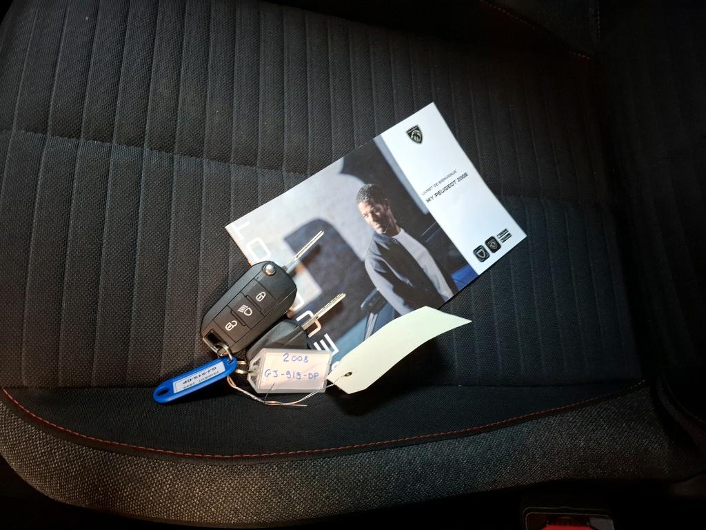 Peugeot 2008 PureTech 100 S&S BVM6 Active 2022