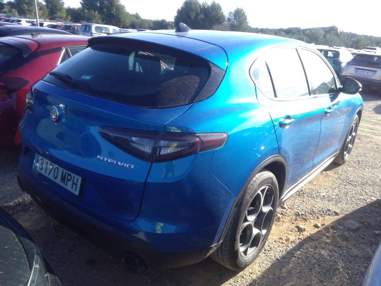 Foto Alfa Romeo Stelvio 4