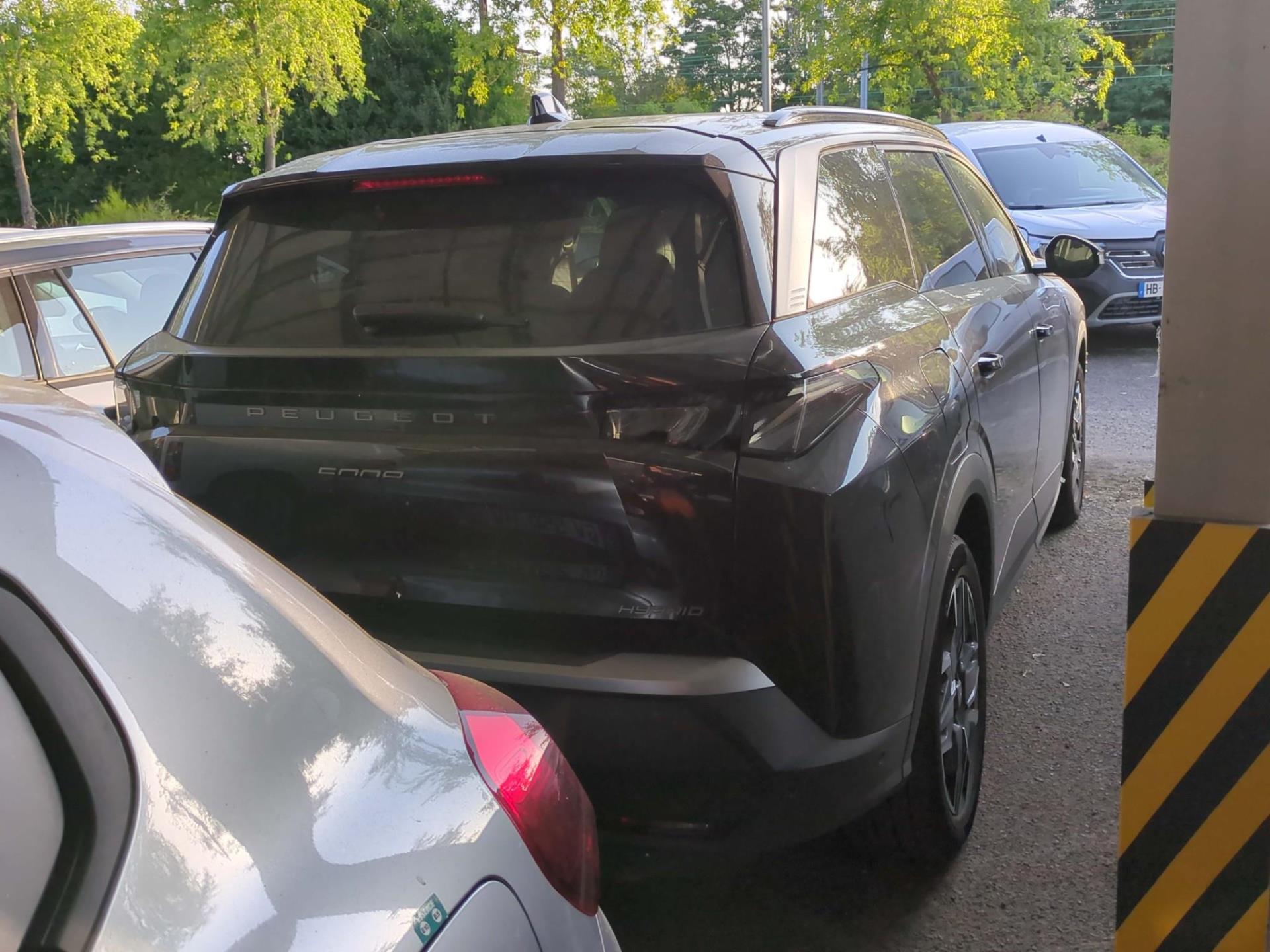 Peugeot 5008 Hybrid 145 e-DCS6 GT 2025