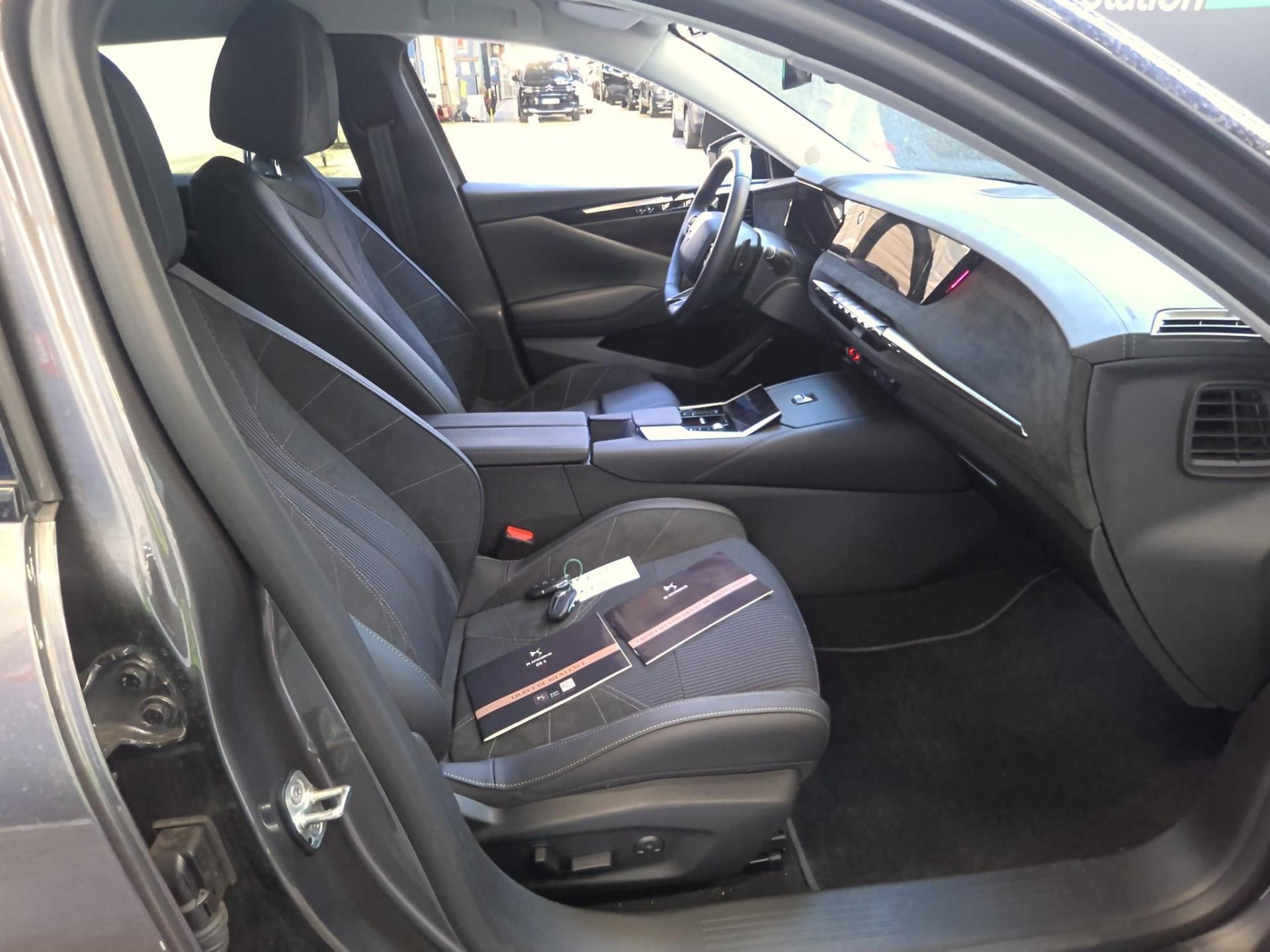 DS DS 4 BlueHDi 130 EAT8 Etoile - Alcantara 2024