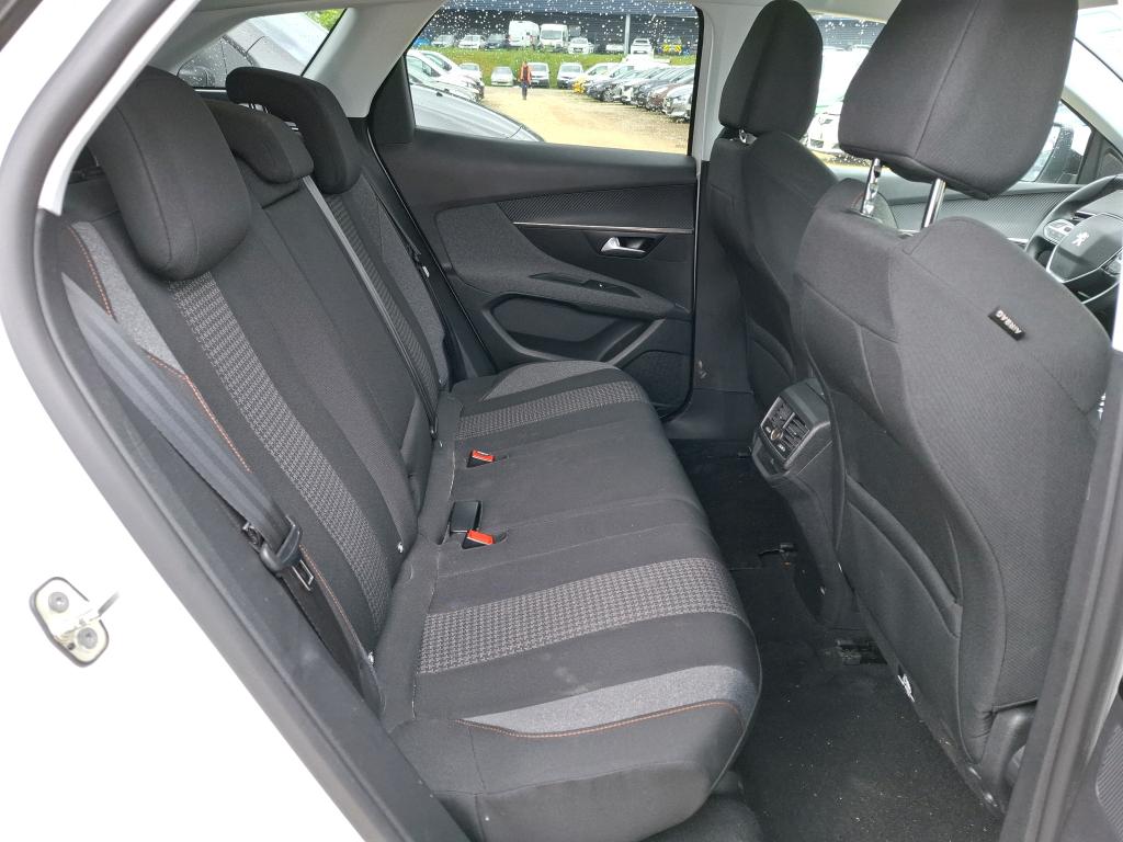 Peugeot 3008 BlueHDi 130ch S&S EAT8 Active Business 2020