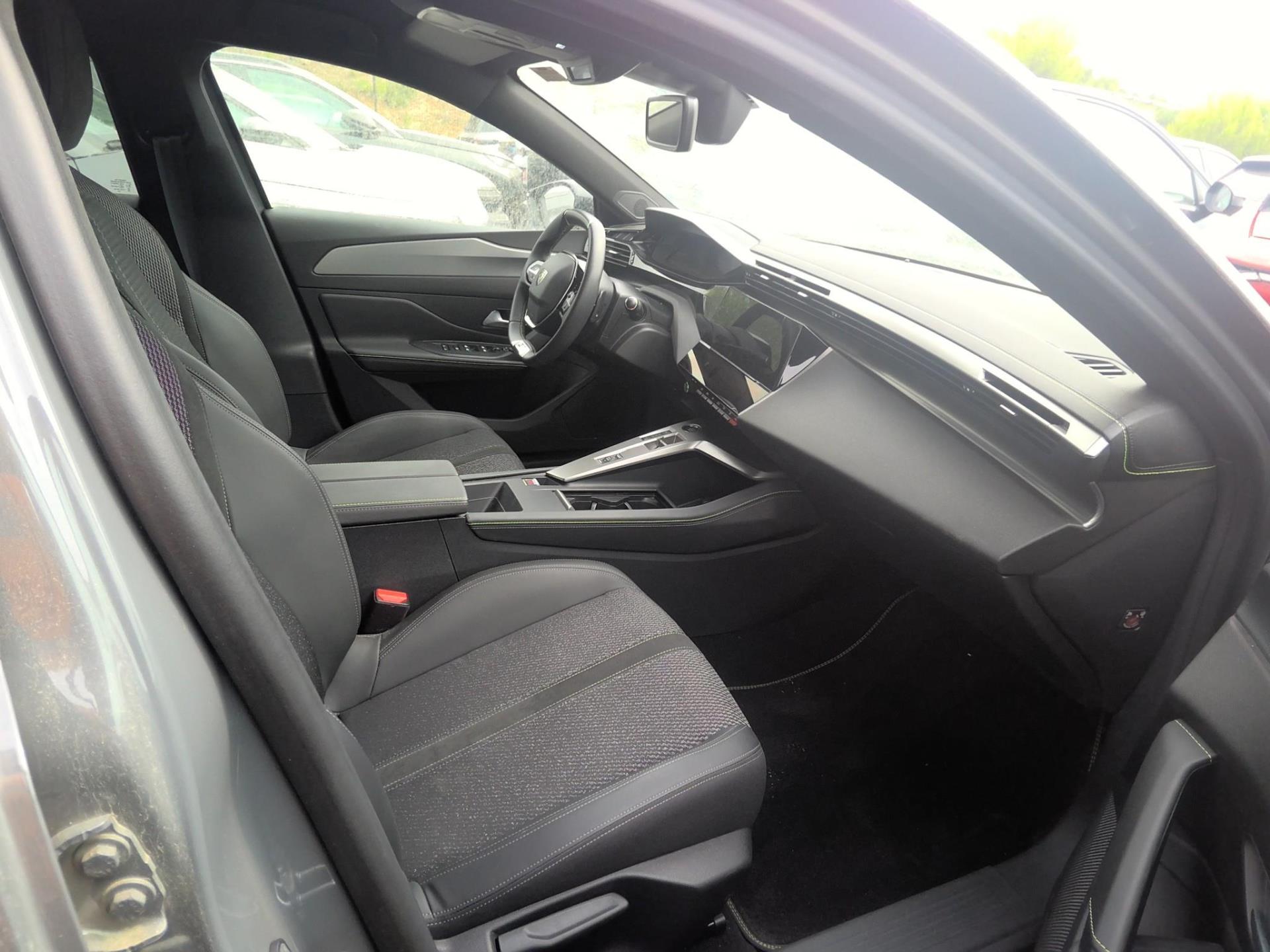 Peugeot 408 Hybrid 145 e-DCS6 GT 2025