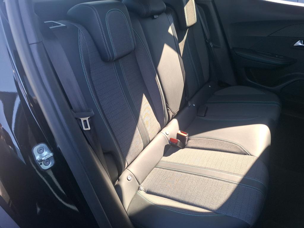 Peugeot 2008 BlueHDi 130 S&S EAT8 Allure Pack 2022