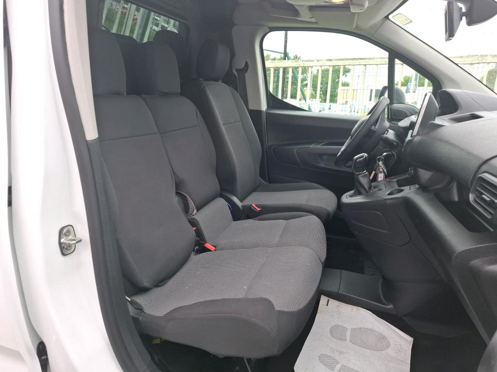 Peugeot PARTNER FOURGON STANDARD 650 KG BLUEHDI 100 S&S BVM5 ASPHALT 2019