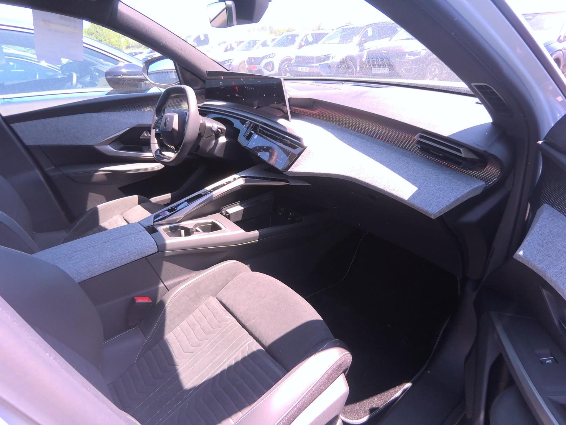 Peugeot 3008 Hybrid 145 e-DCS6 GT 2025