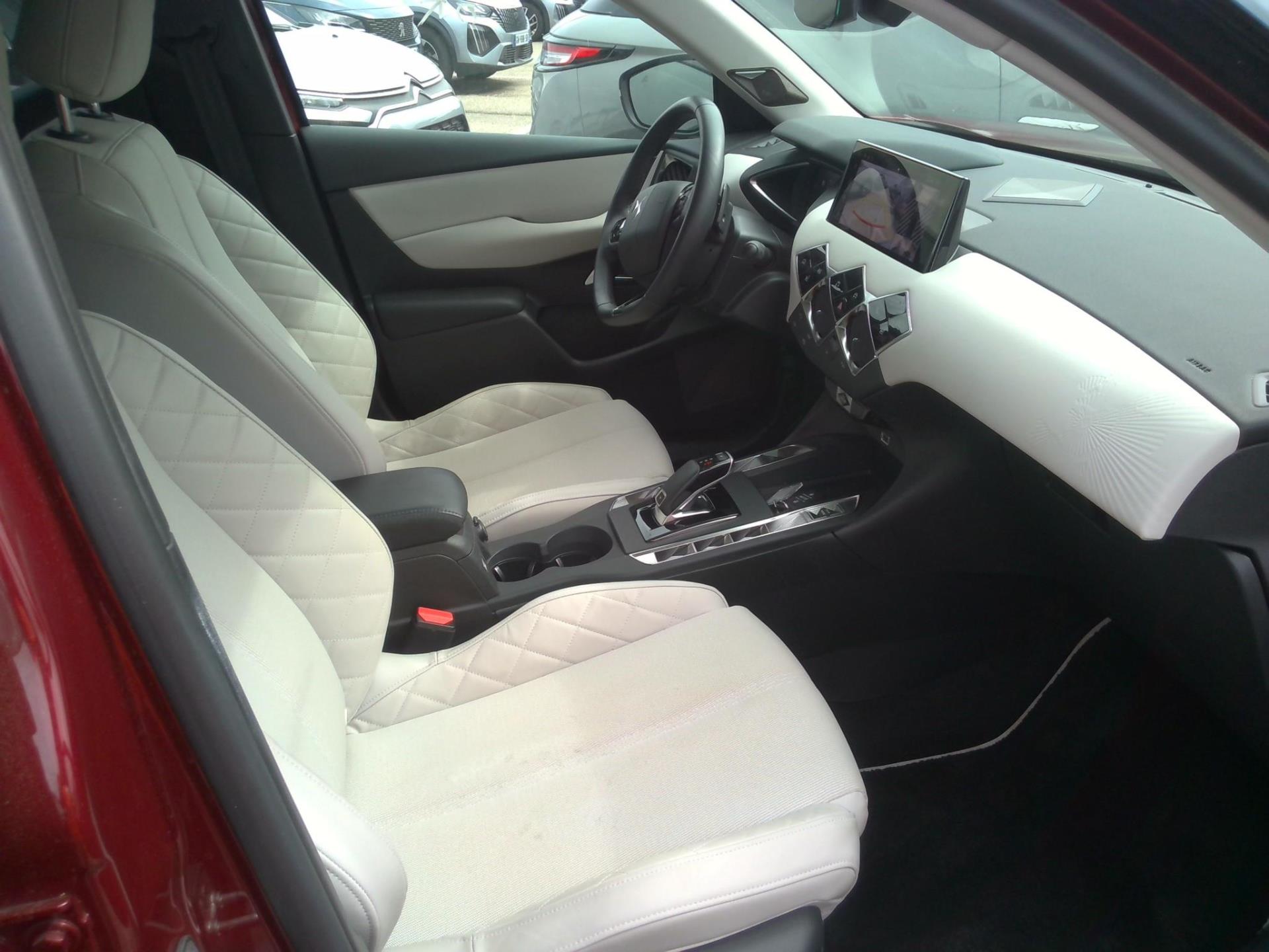 DS DS 3 PureTech 130 EAT8 Esprit de Voyage 2024