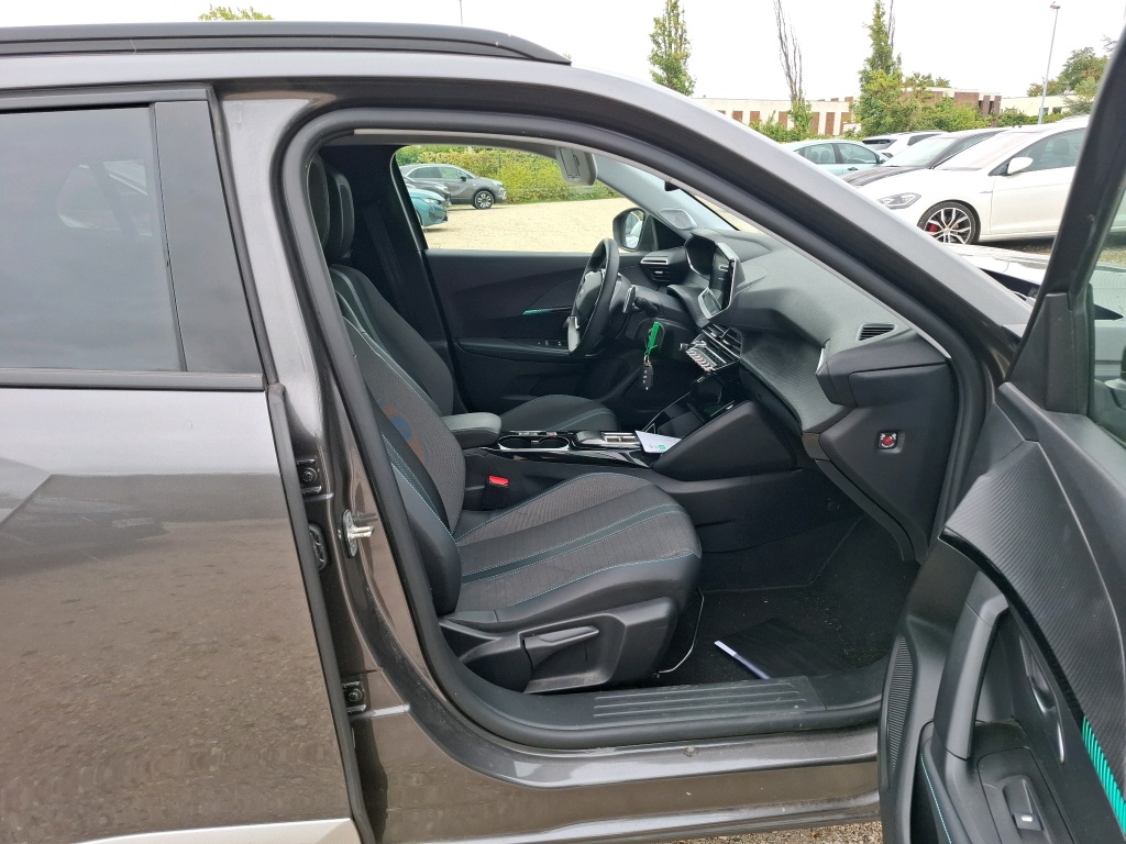 Peugeot 2008 BlueHDi 130 S&S EAT8 Allure 2022