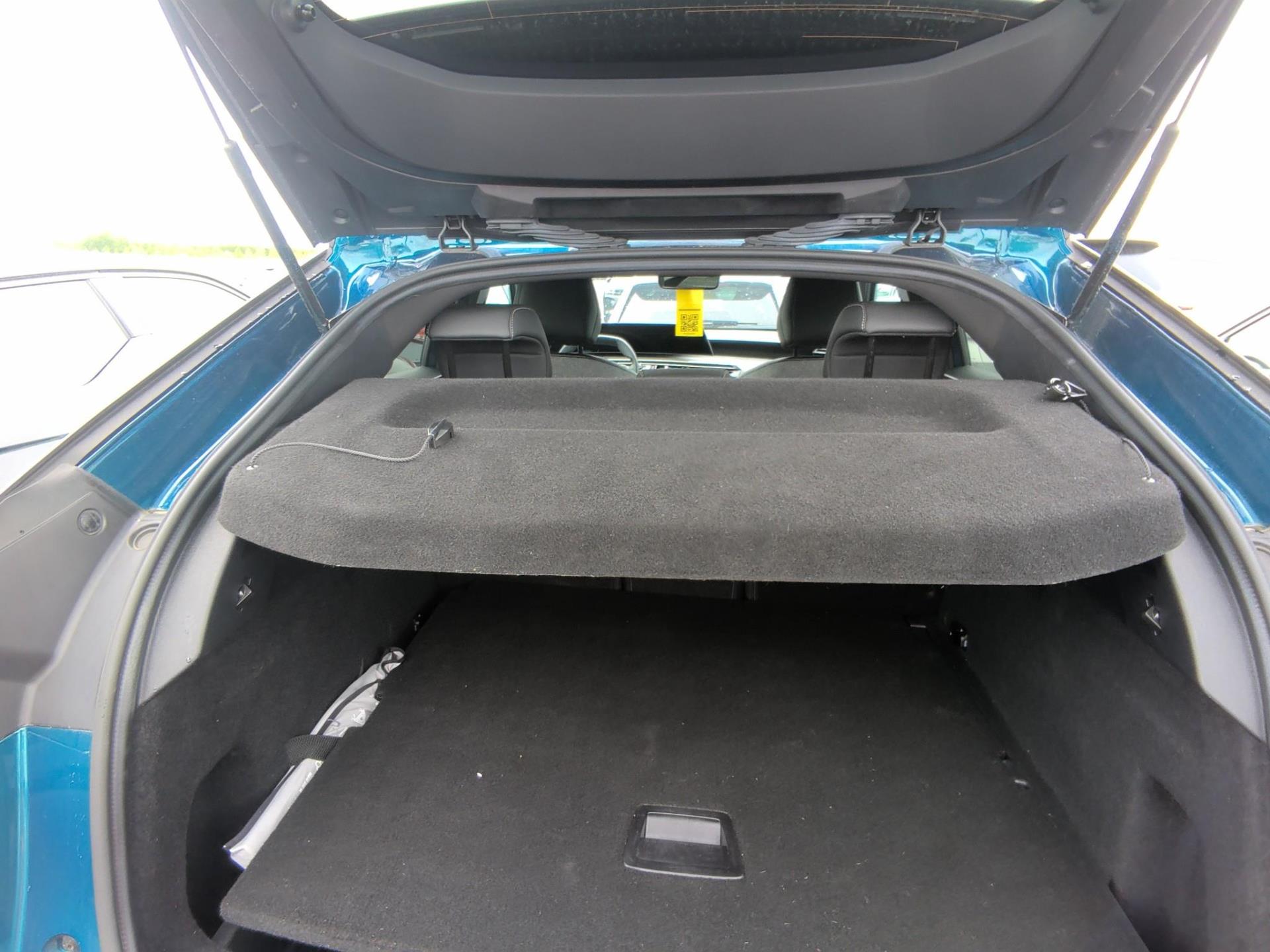 Peugeot 3008 Hybrid 145 e-DCS6 Allure 2025
