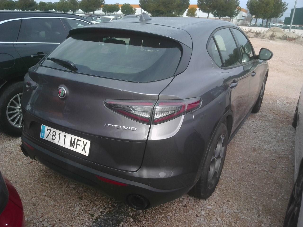 Foto Alfa Romeo Stelvio 5
