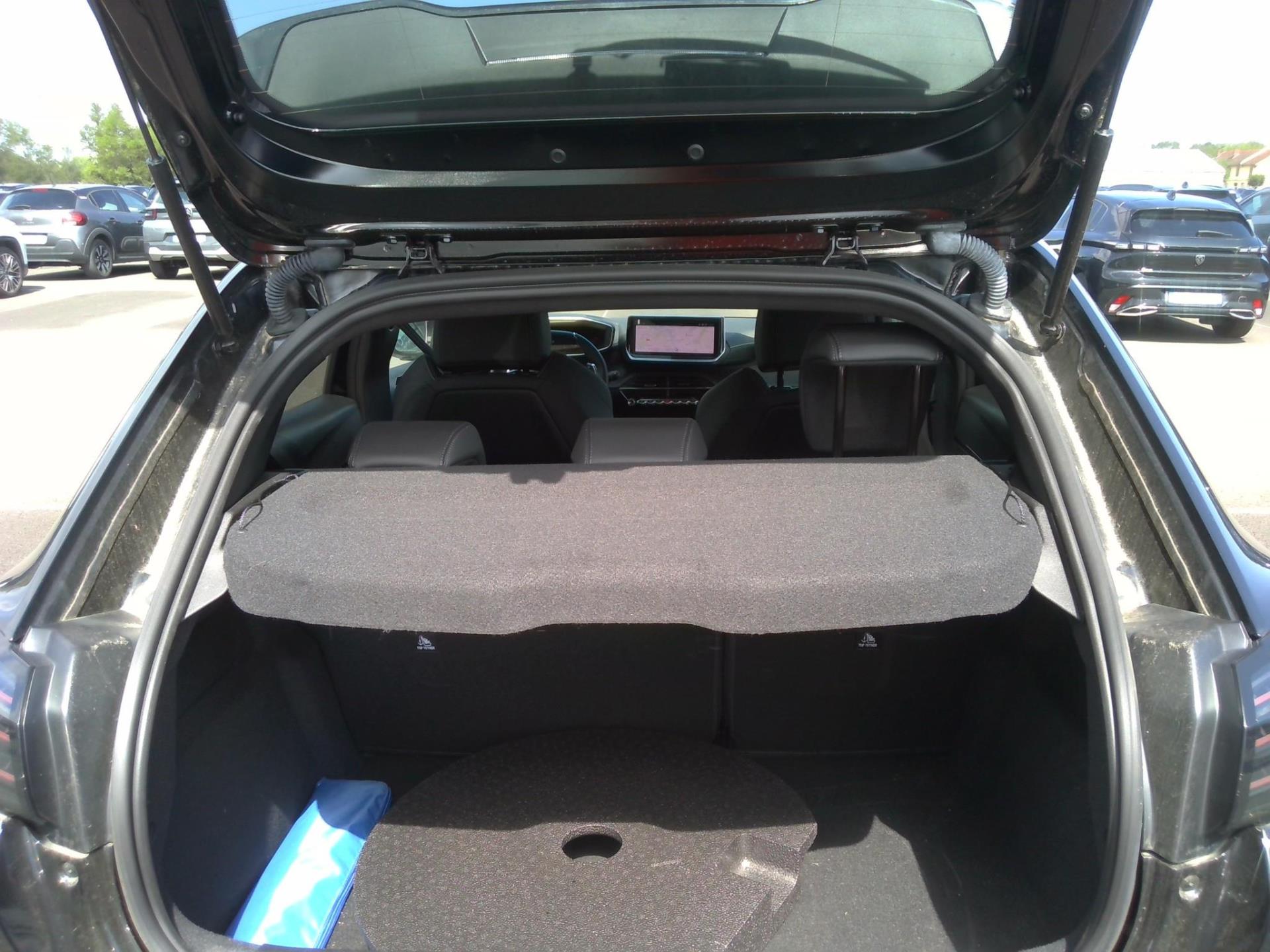 Peugeot 208 Hybrid 100 e-DCS6 GT 2025
