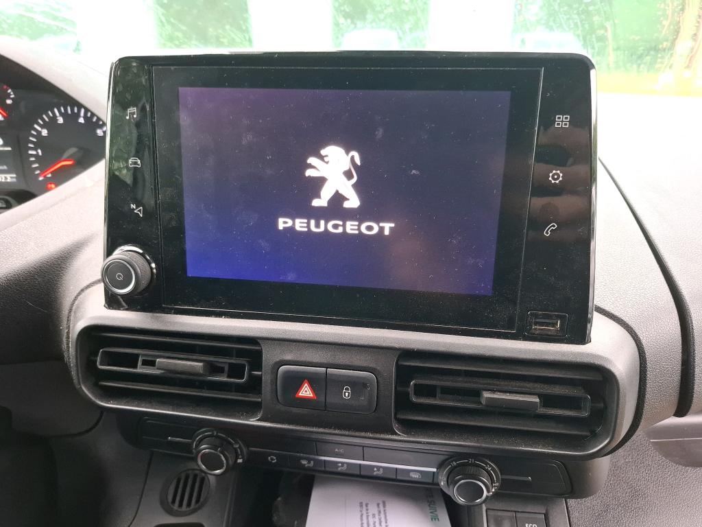 Peugeot PARTNER FOURGON LONG 950 KG BLUEHDI 130 S&S EAT8 ASPHALT 2021