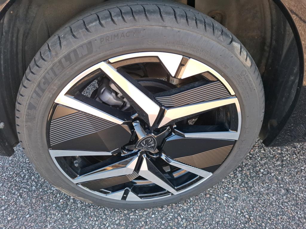 Peugeot 208 Hybrid 136 e-DCS6 GT 2025