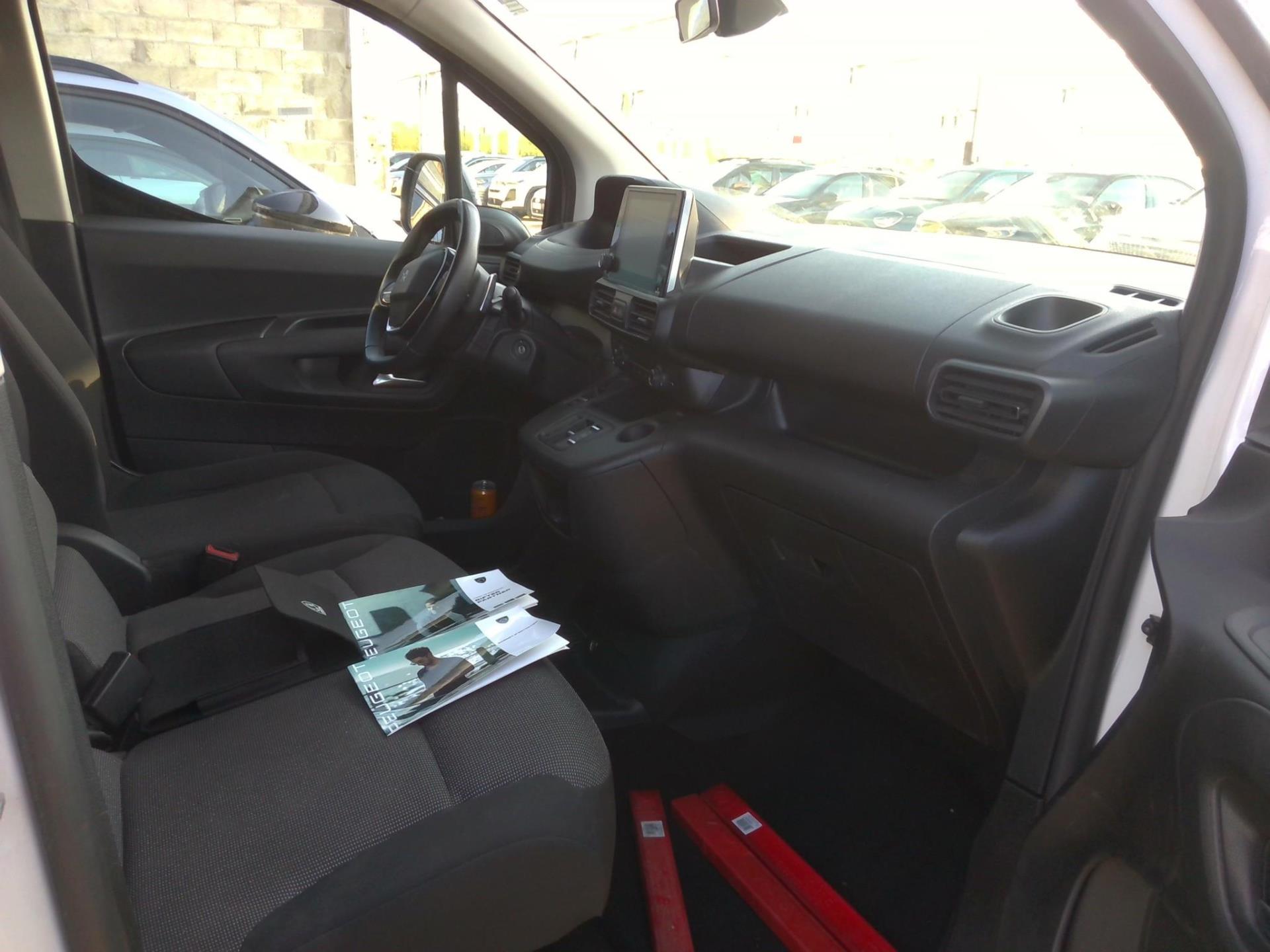 Peugeot PARTNER FOURGON M 1000 KG BLUEHDI 130 S&S EAT8 2024