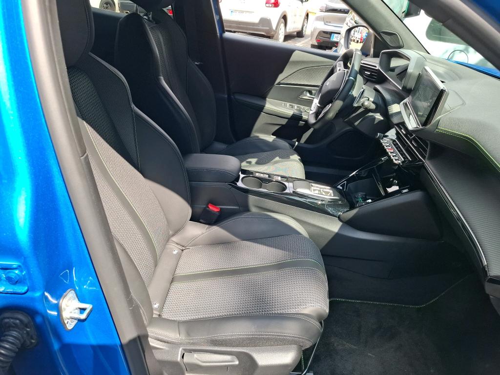 Peugeot 2008 BlueHDi 130 S&S EAT8 GT 2022