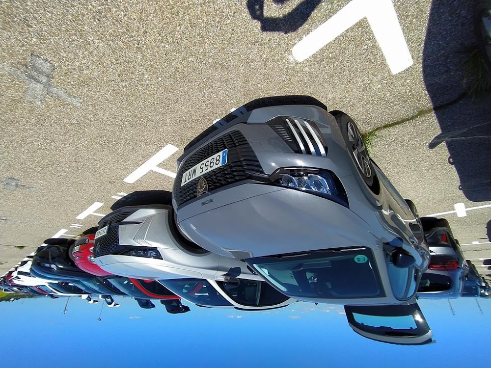 Foto Peugeot 208 8