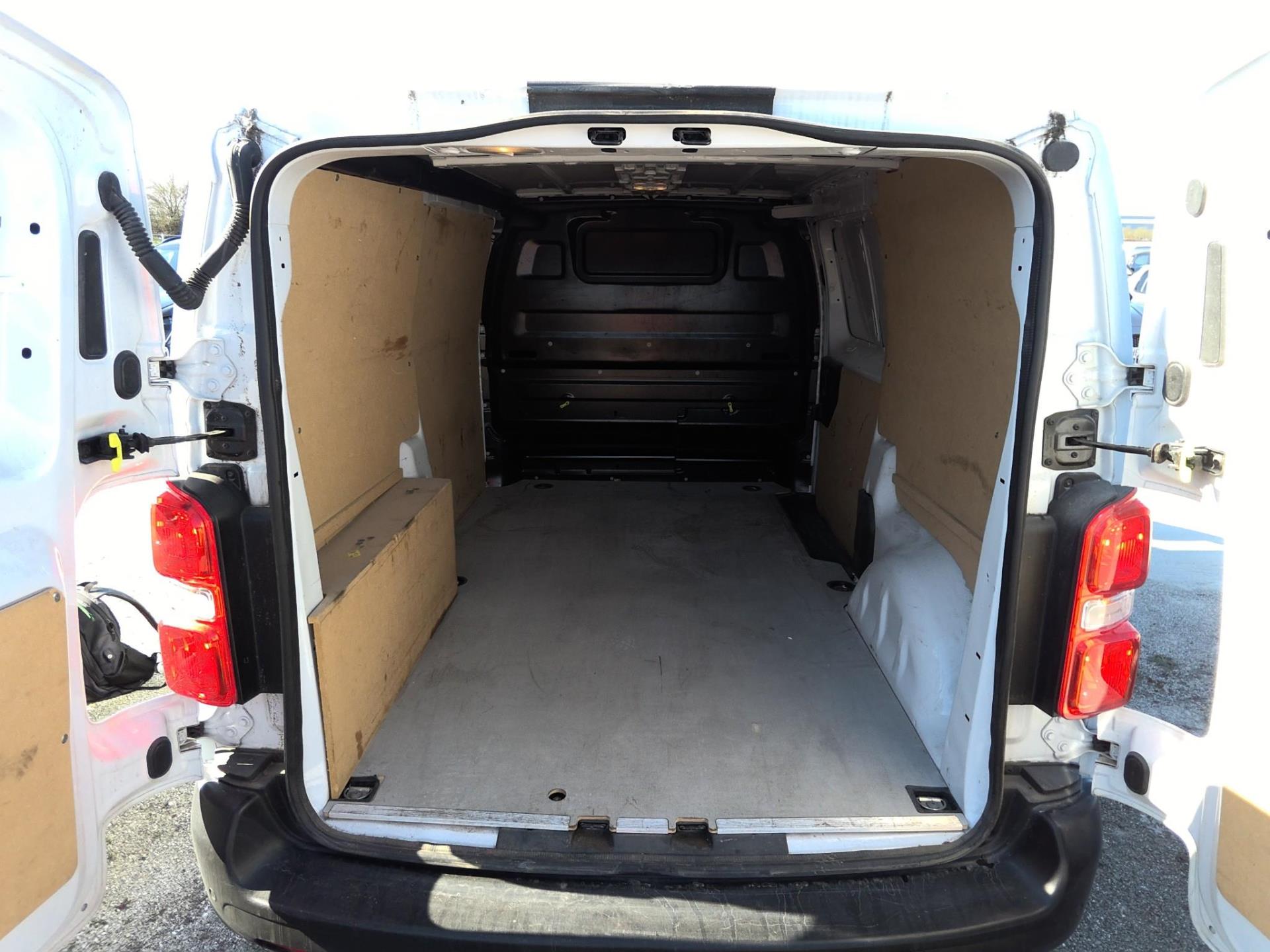 Opel VIVARO FGN TAILLE M BLUEHDI 145 BVM6  2024