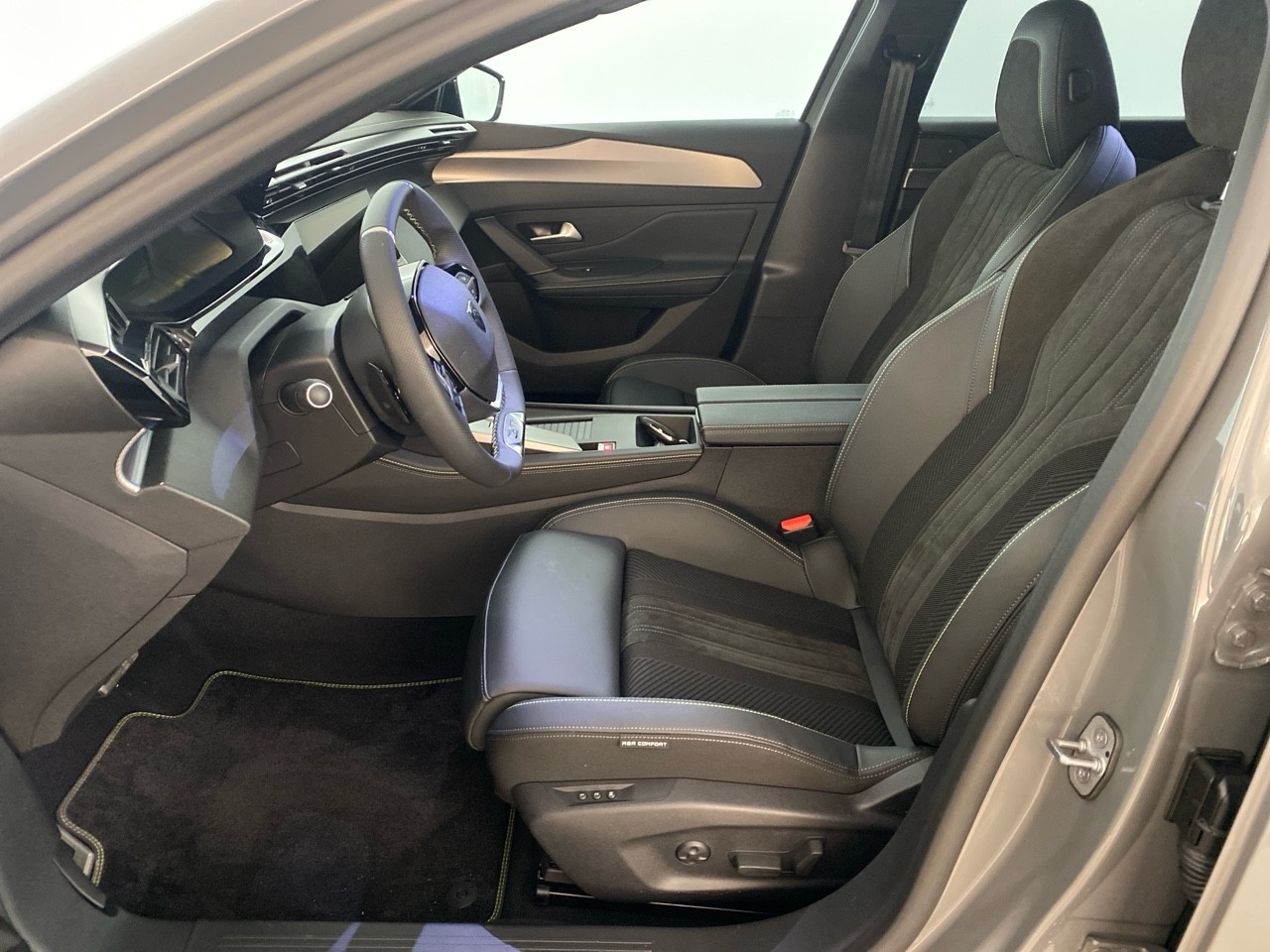 Peugeot 308 SW PHEV 225 e-EAT8 GT 2024