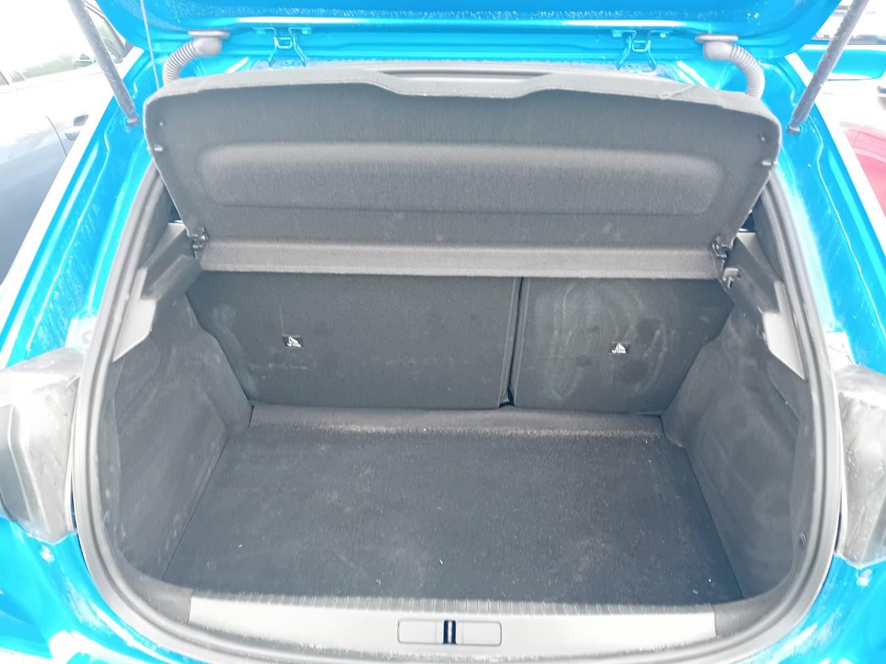 Foto Peugeot 208 8