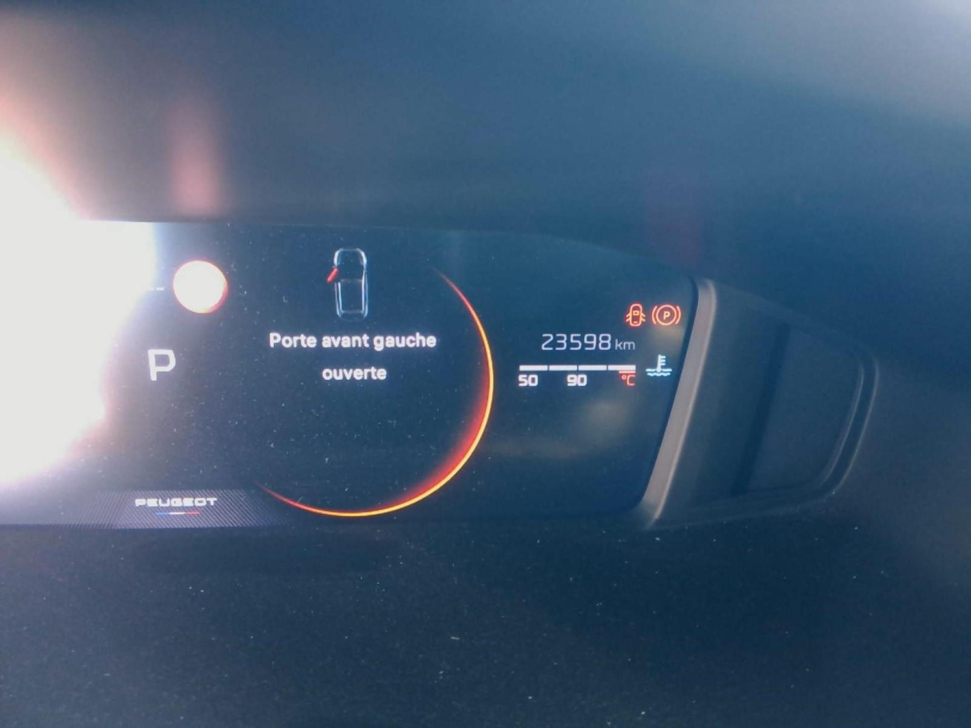 Peugeot 208 Hybrid 100 e-DCS6 Allure 2025