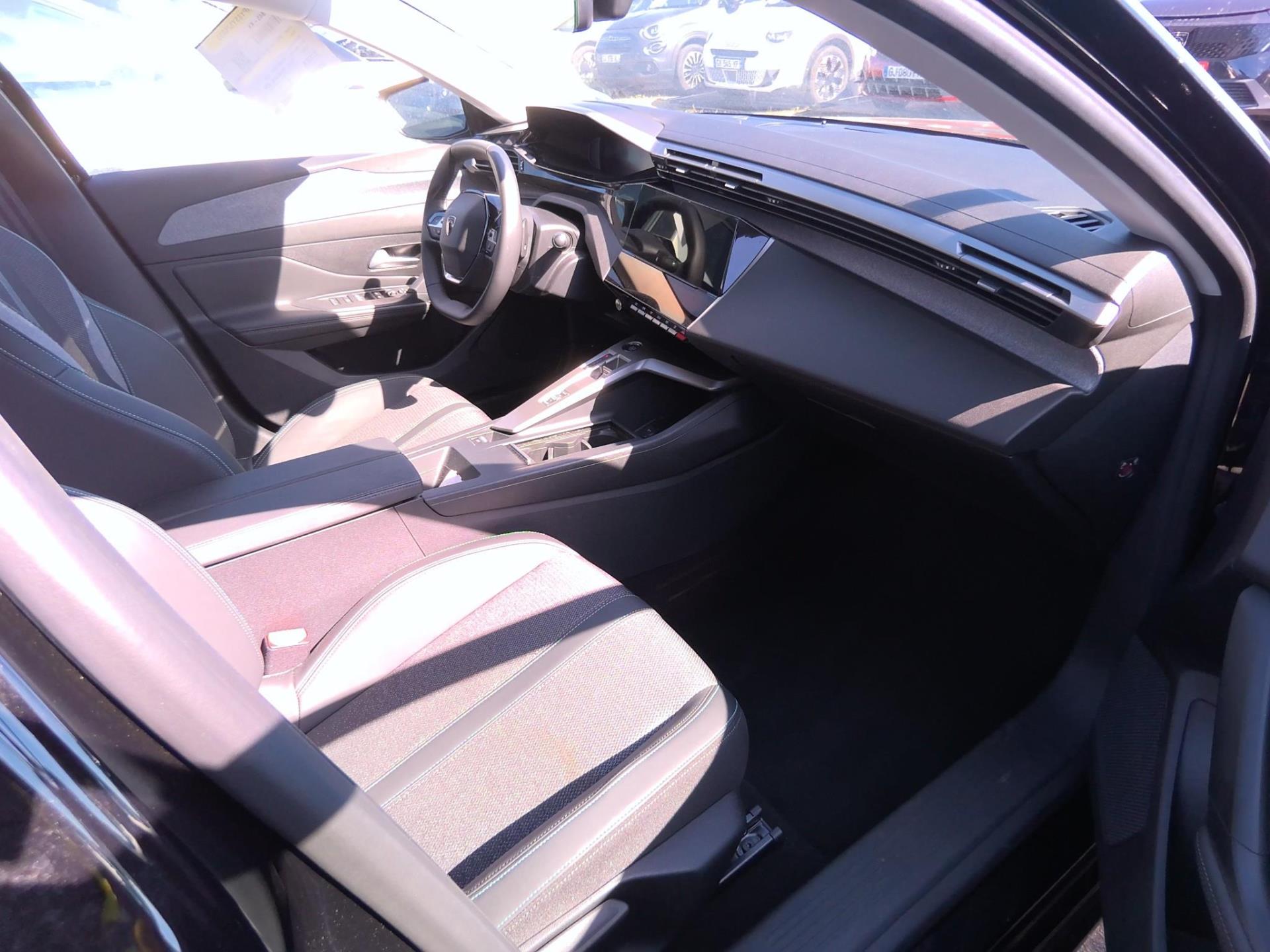 Peugeot 308 Hybrid 145 e-DCS6 Allure 2025