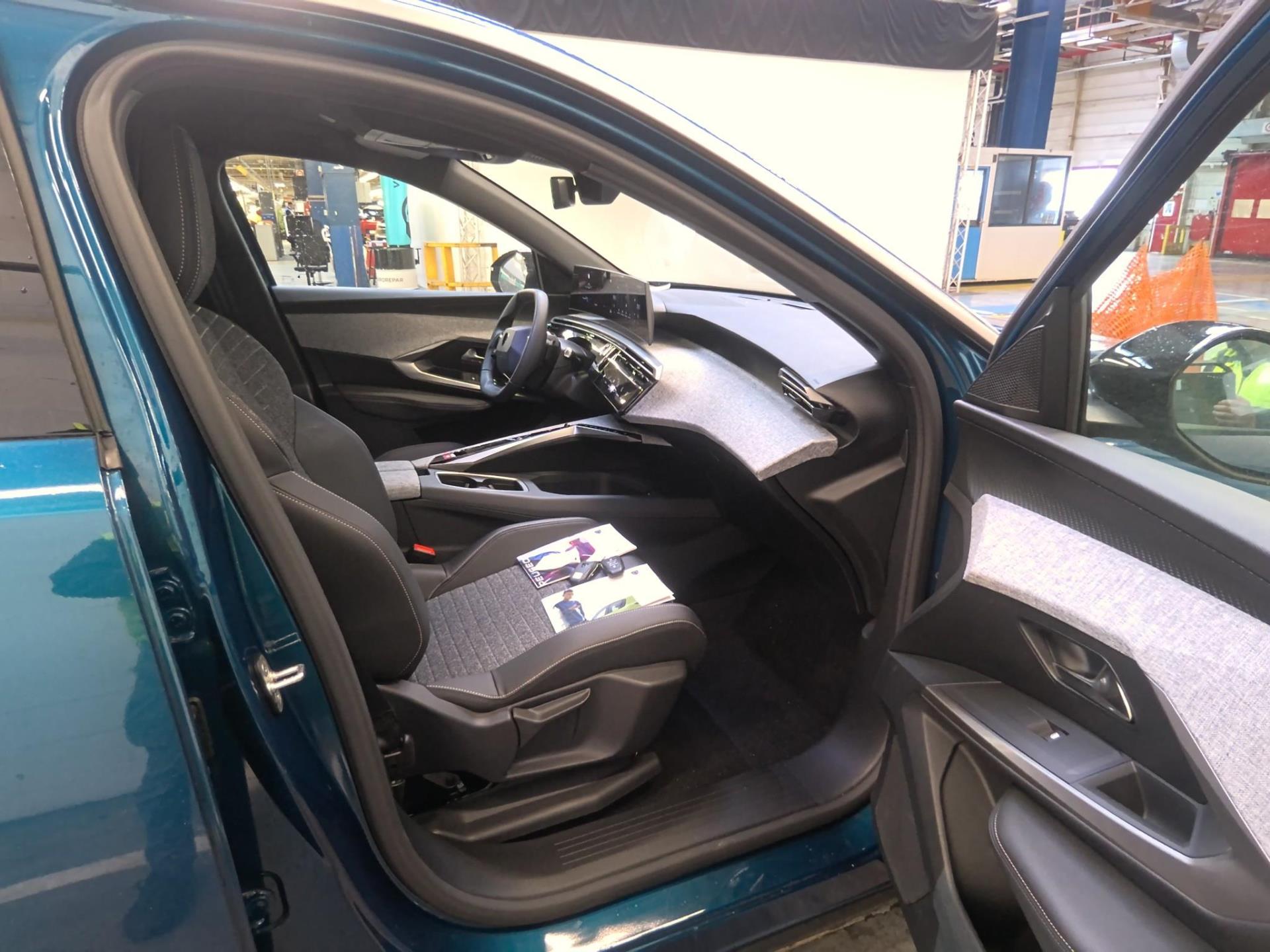 Peugeot 3008 Electrique 210 ch 73 kWh Allure 2025