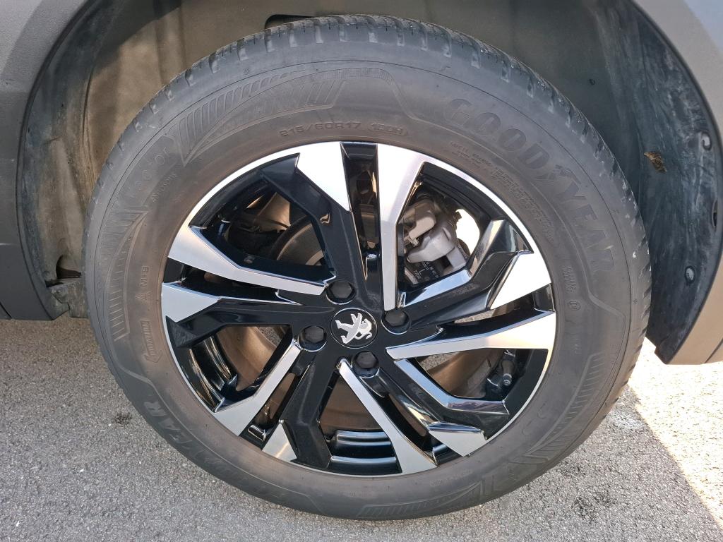 Peugeot 2008 BlueHDi 130 S&S EAT8 Allure Pack 2022