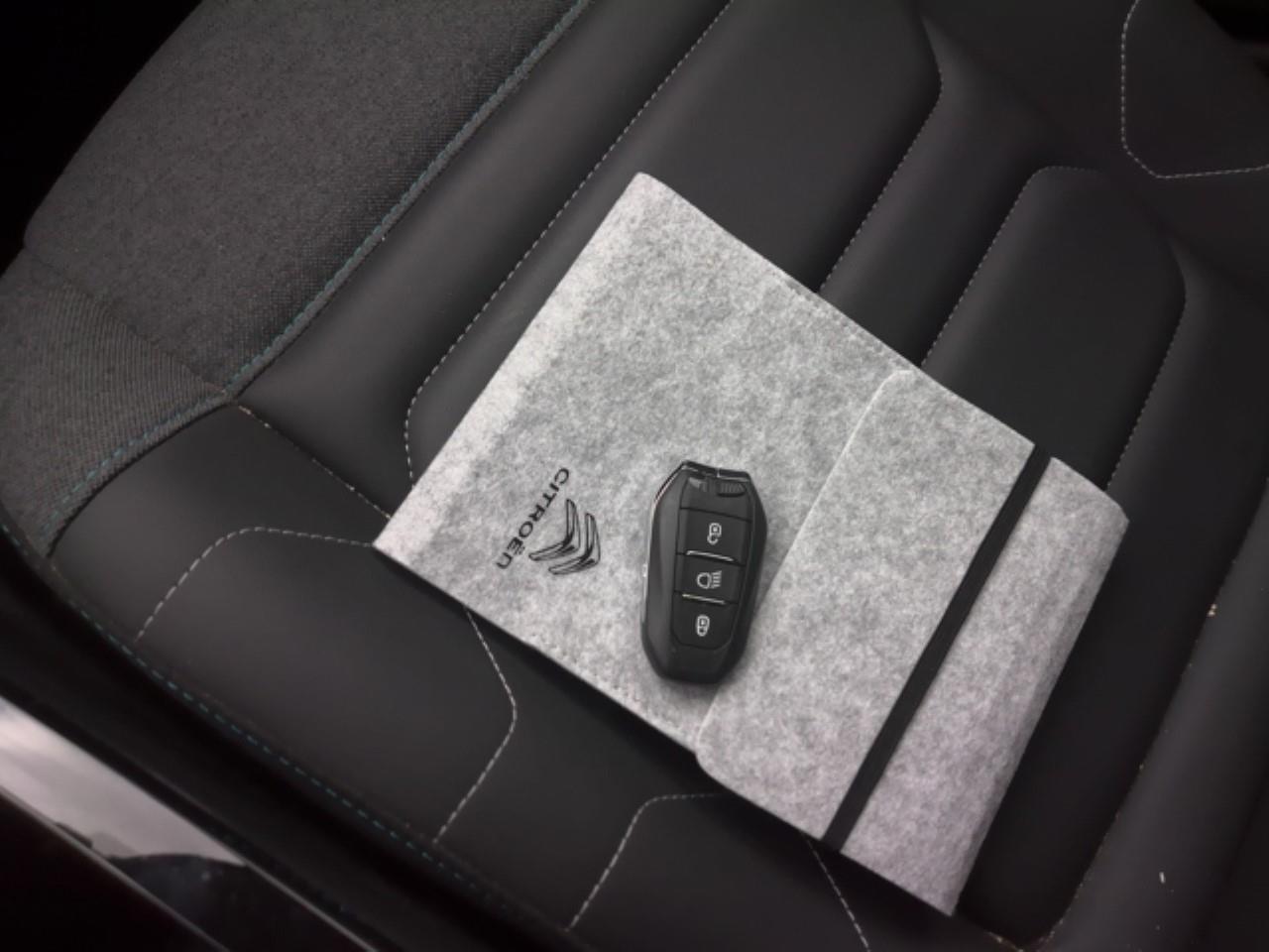 Foto Citroën ë-C4 10