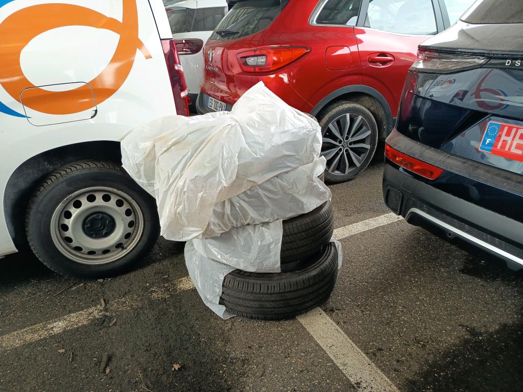 Peugeot 3008 BlueHDi 130ch S&S EAT8 Active Pack 2022