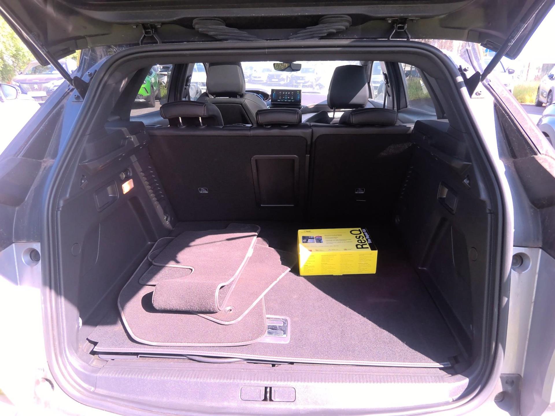 Peugeot 3008 Hybrid4 300 e-EAT8 GT 2021